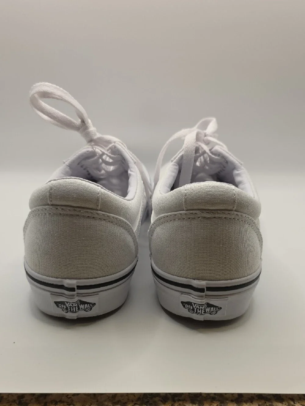 Womens White VANS Canvas W/ Red Rose Embroidery Low Top Sneakers Size 8.5